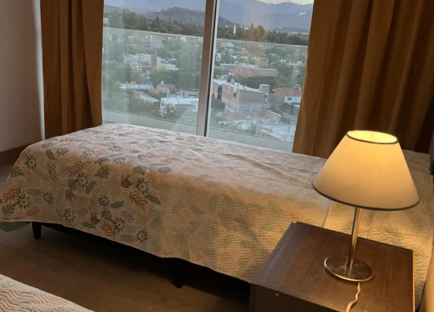 Apartamento Depto Con Vista Increible A La Ciudad Y Cordillera , Con Balcon Mendoza